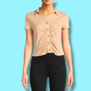No Boundaries Beige Short Sleeve Ruched Button Up Collared Top Medium